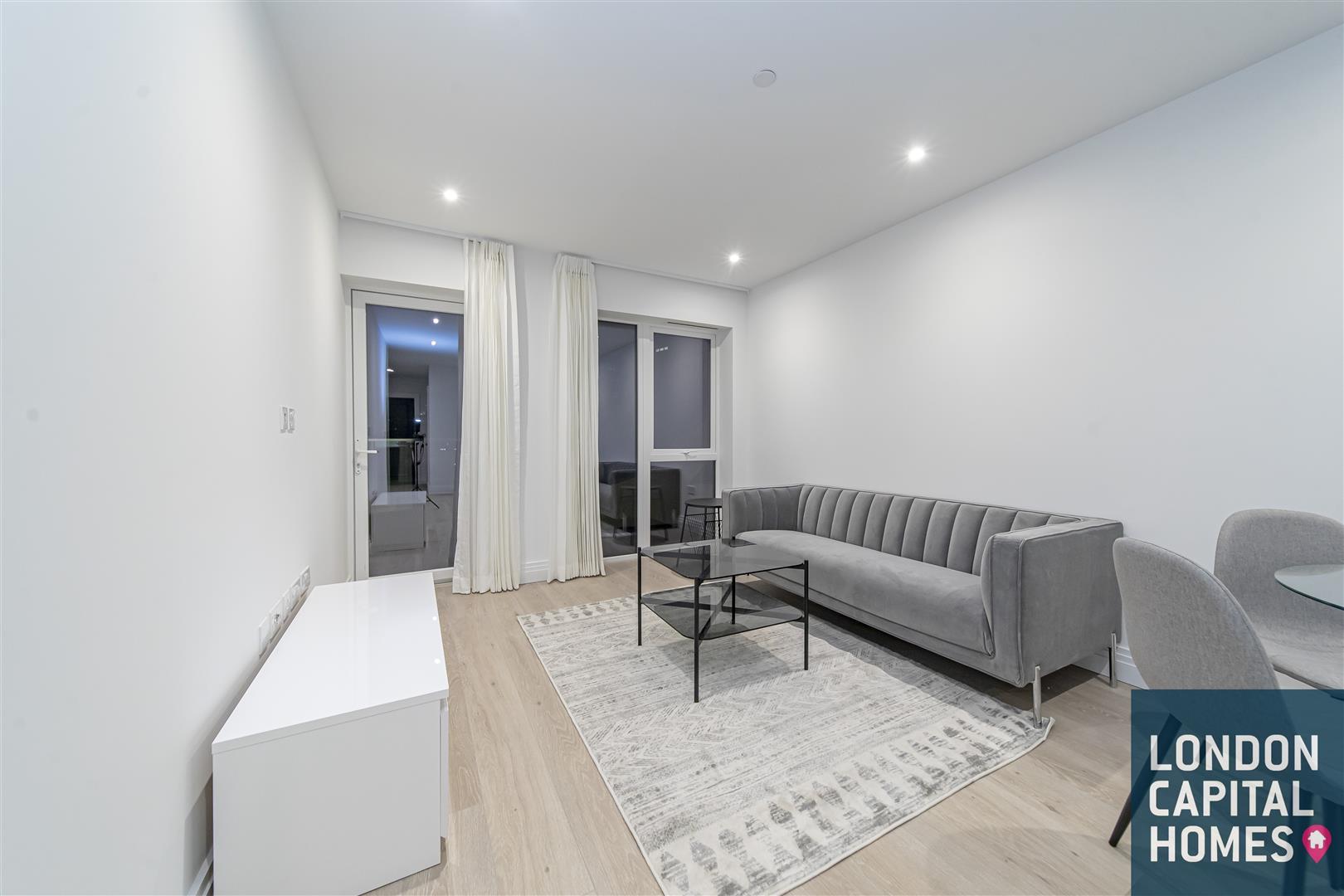 1 bed property in Chapman House, Filmworks Walk, Ealing, London